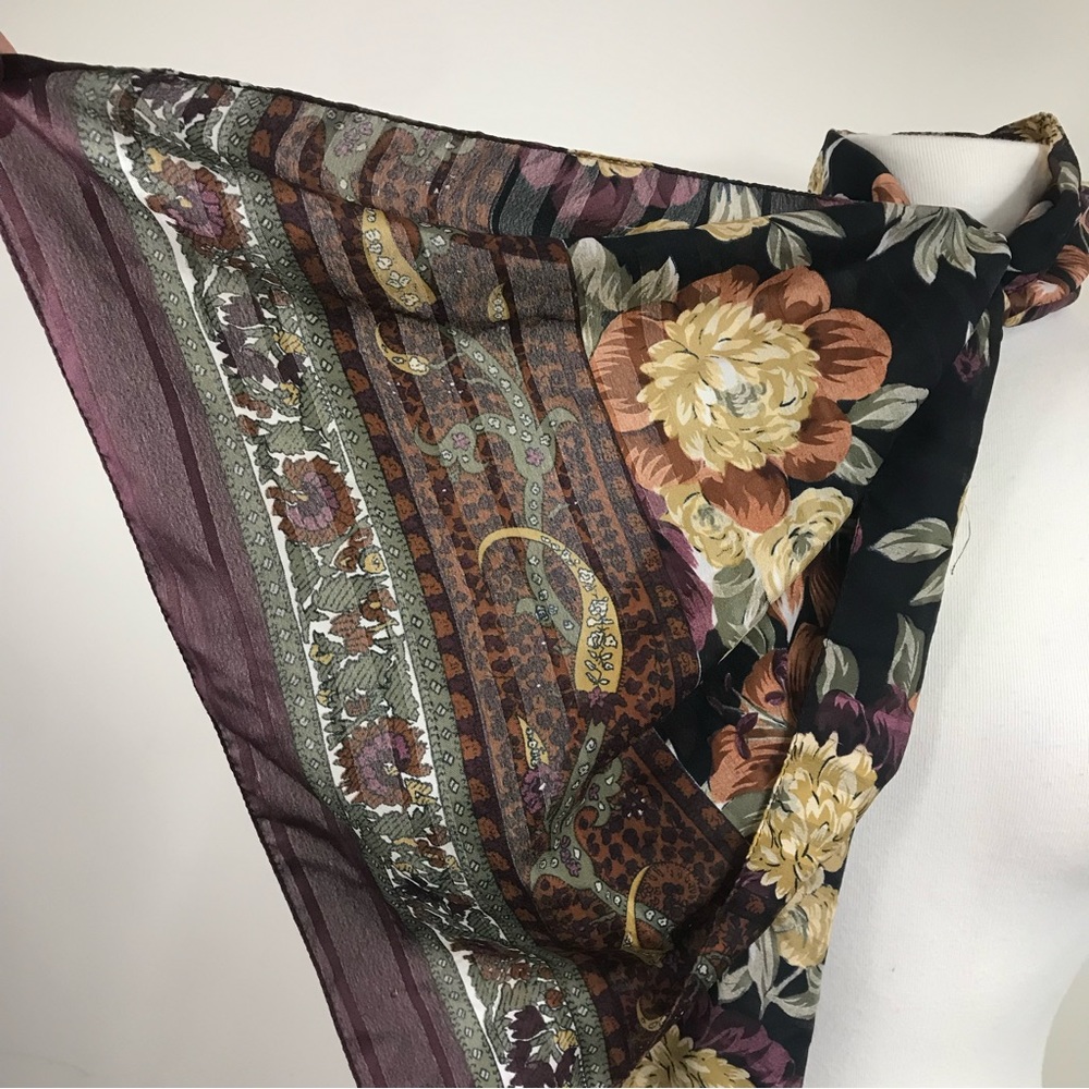 VINTAGE | Floral Rectangular Scarf - Picture 2 of 4